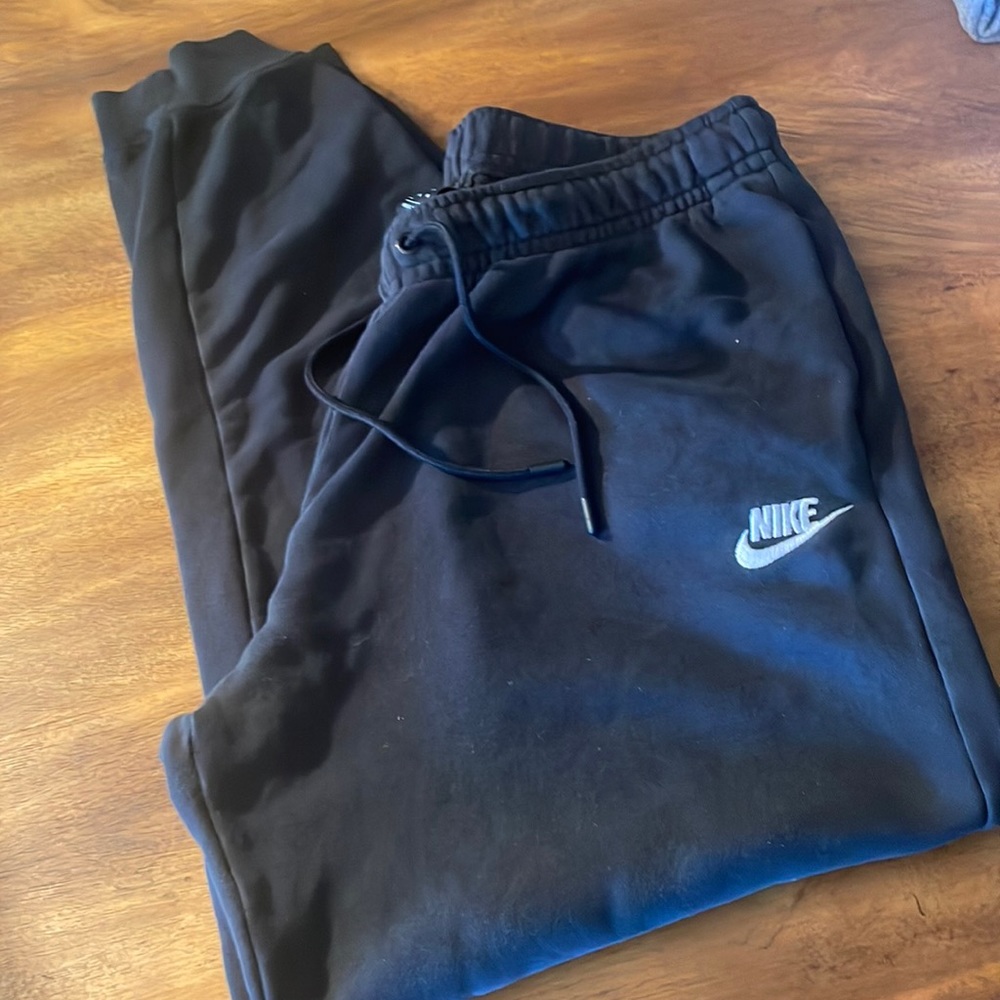 Black Nike sweatpant